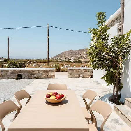 Bee Naxian House Holiday home